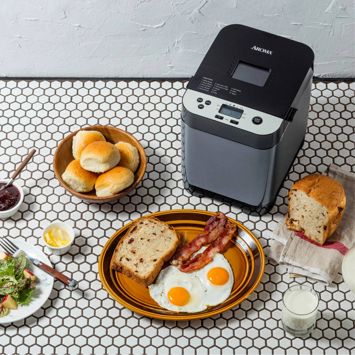 1.5L Bread Maker A8884