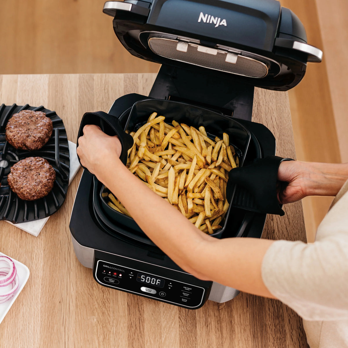 4-in-1 Indoor Grill with 4-qt Air Fryer R4758
