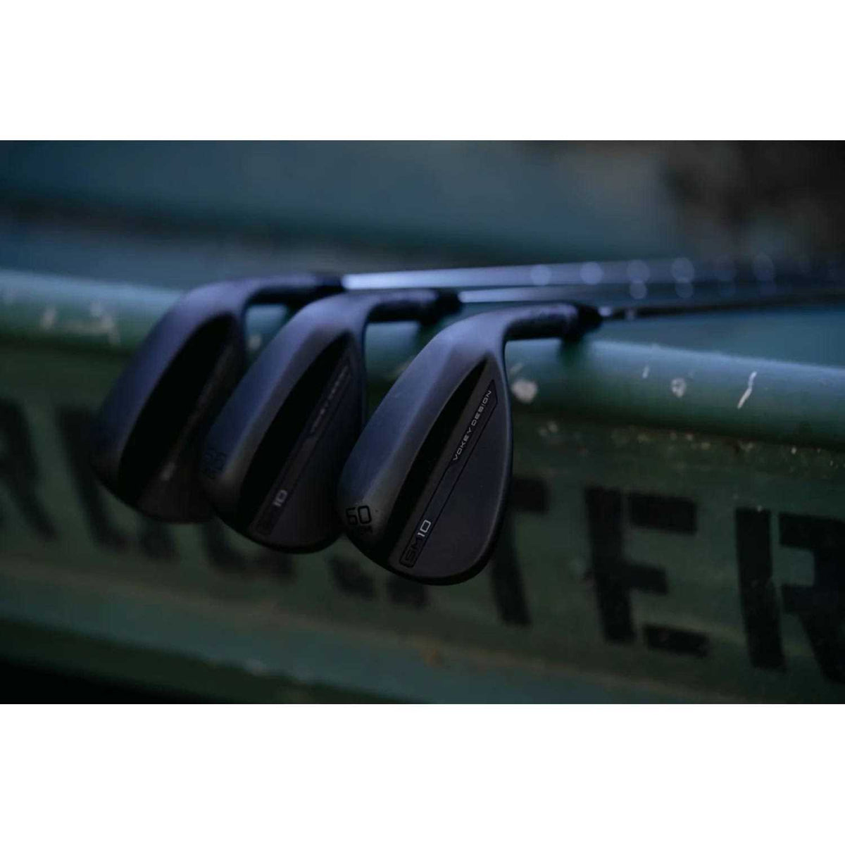 Jet Black Wedge E4355