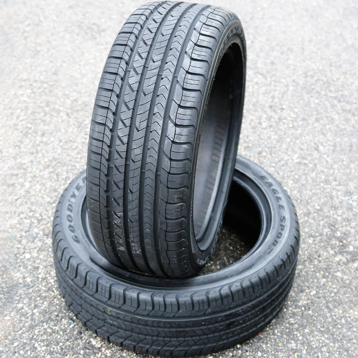 High Performance Tire 225/40R18 92Y I2159