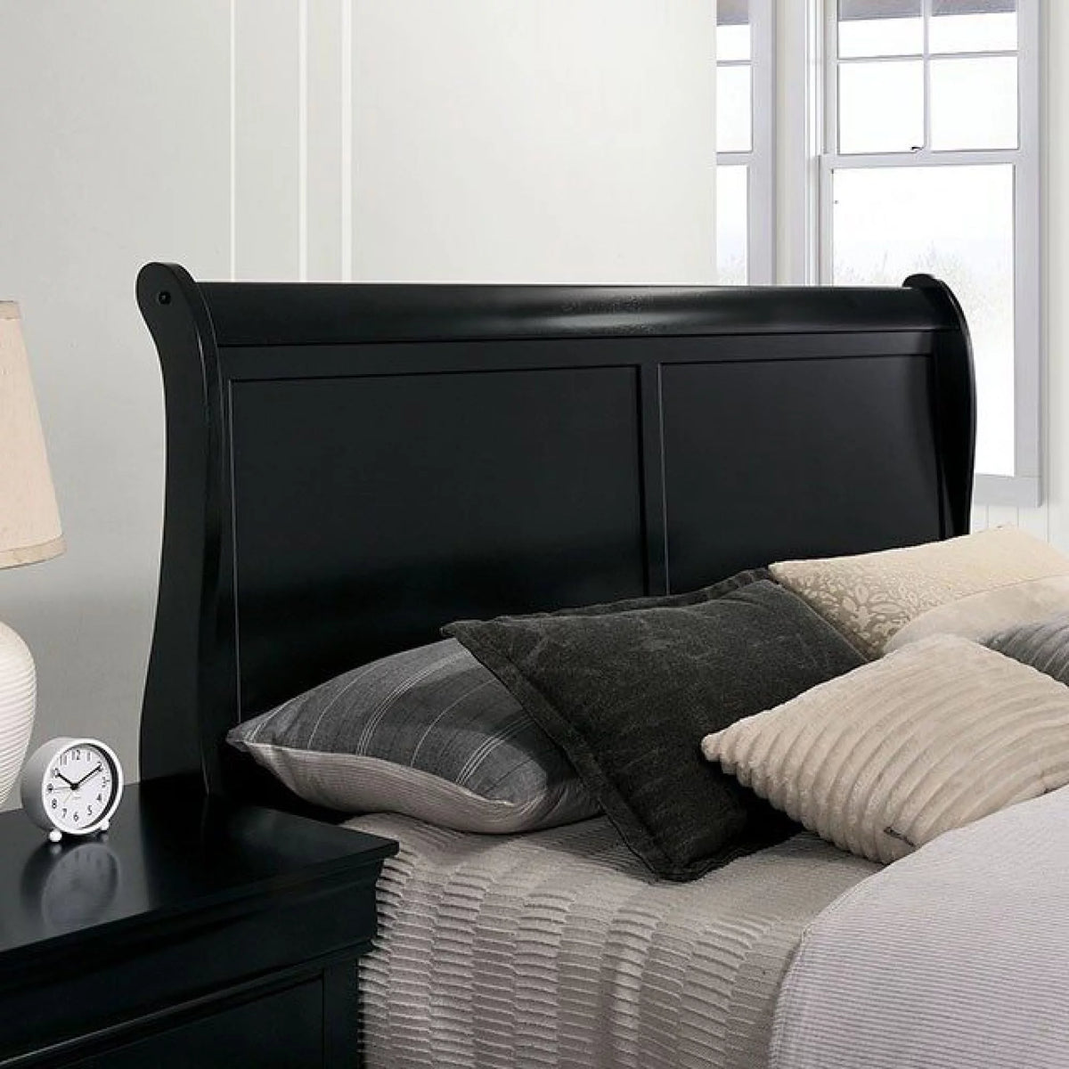Black Queen Size Solidwood Sleigh Bed E85807