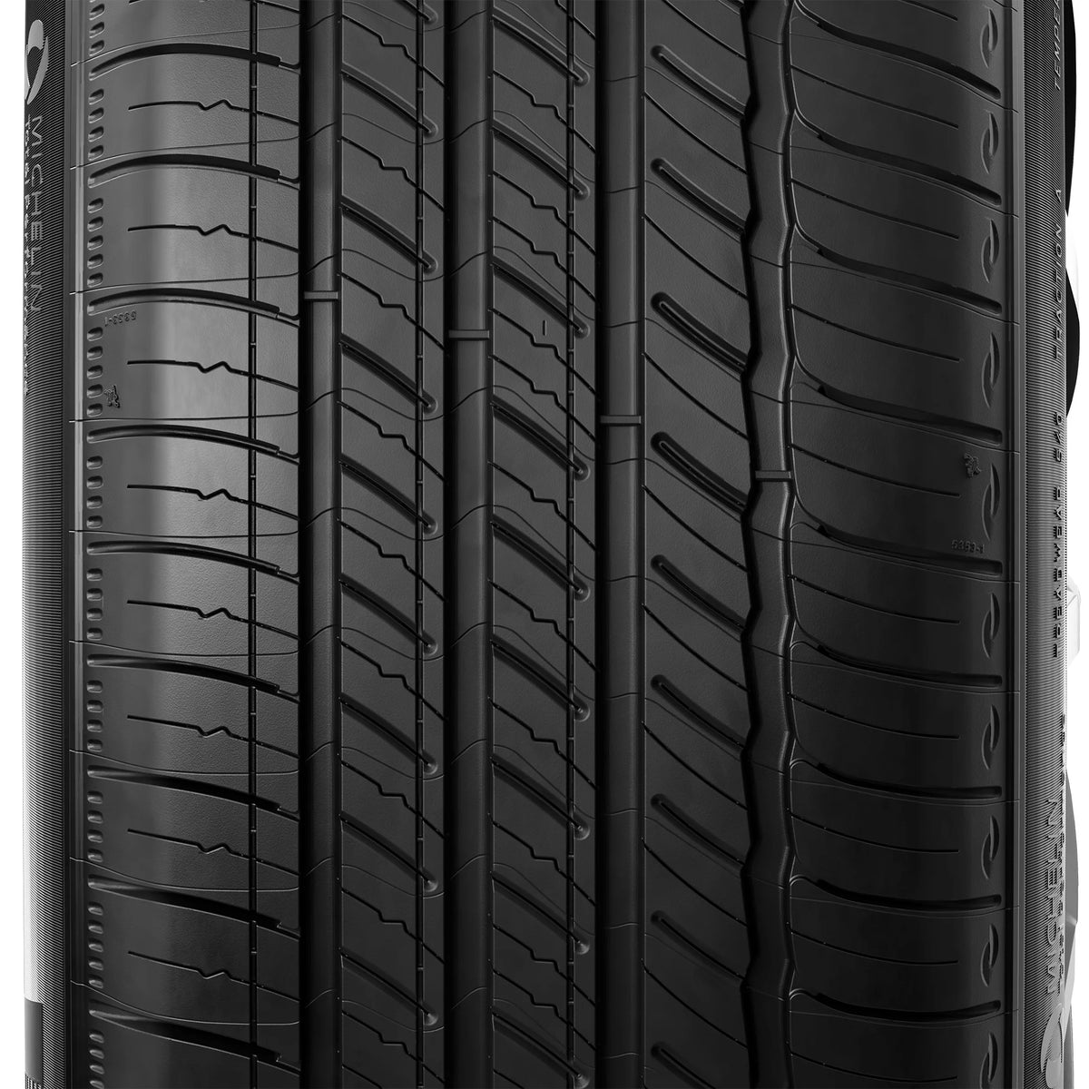 All-Season Tire 255/50R19/XL 107H R699